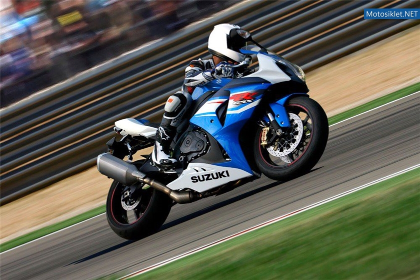 2012-Suzuki-GSX-R1000-002