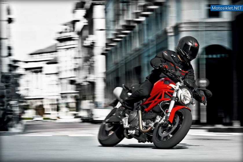 Ducati-Monster-795-003