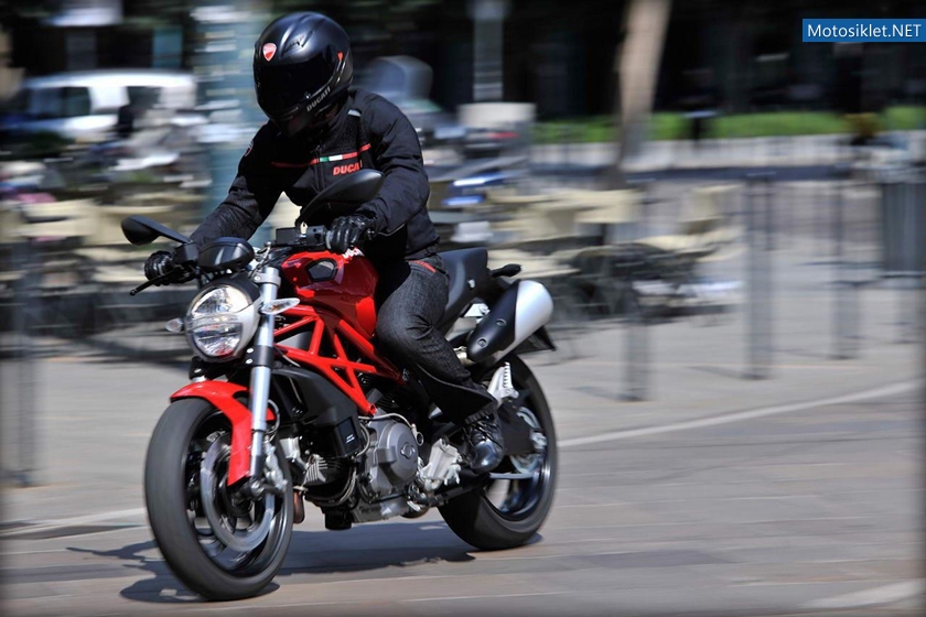 Ducati-Monster-795-007