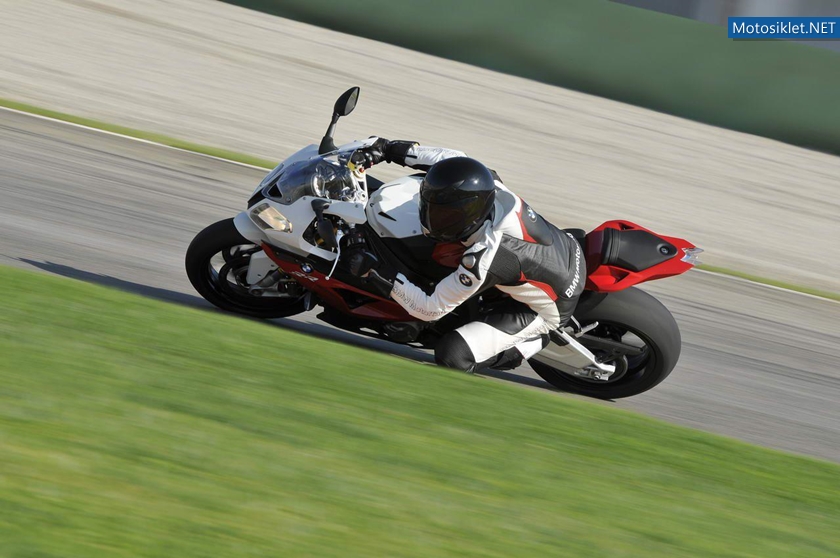 2012-BMW-S-1000RR-002