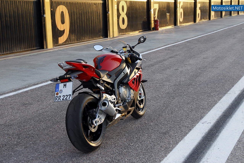 2012-BMW-S-1000RR-016