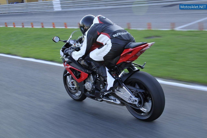 2012-BMW-S-1000RR-032