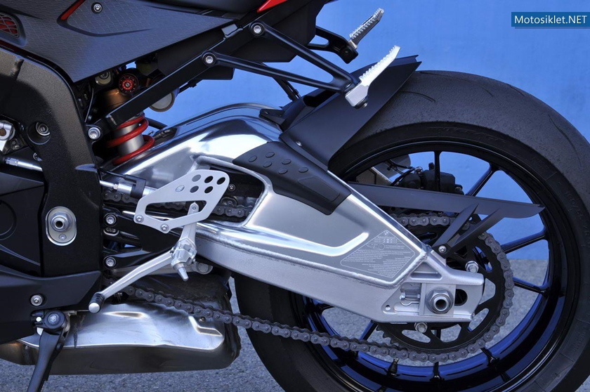 2012-BMW-S-1000RR-033