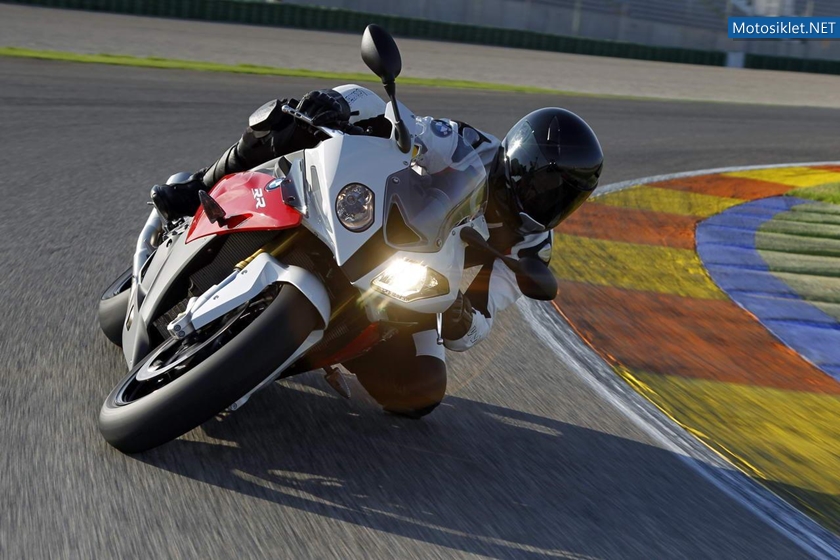 2012-BMW-S-1000RR-040