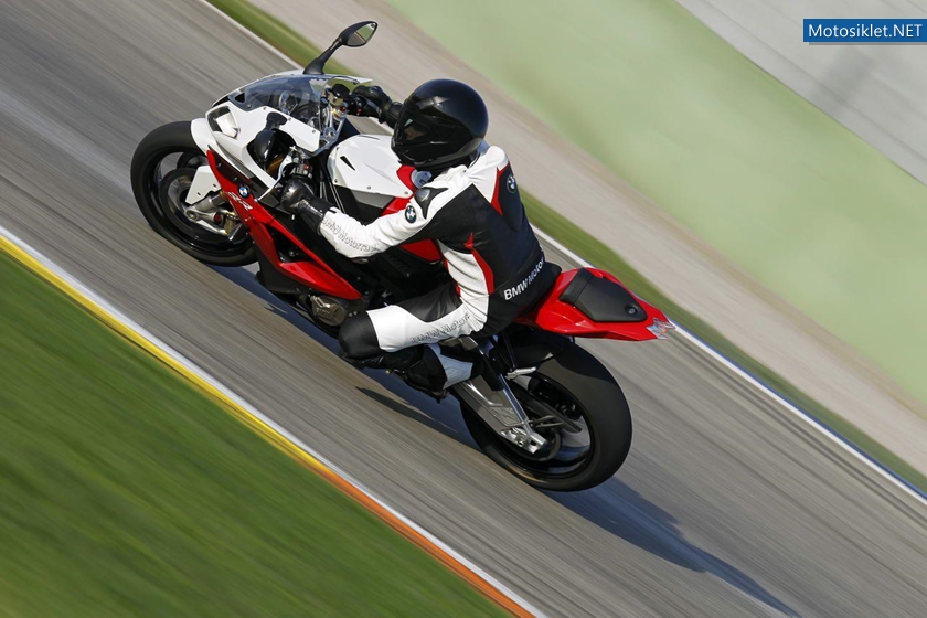 2012-BMW-S-1000RR-047