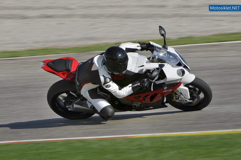 2012-BMW-S-1000RR-051