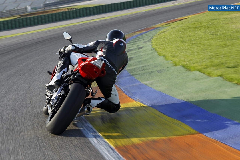 2012-BMW-S-1000RR-056