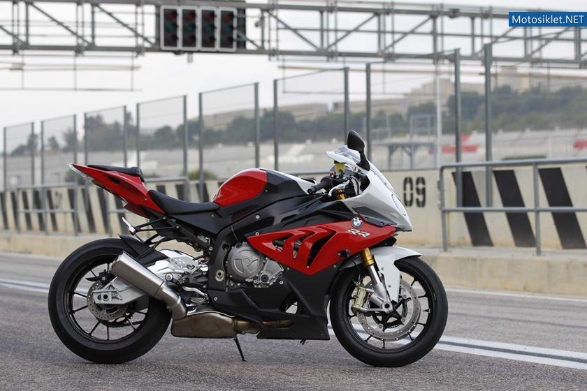 2012-BMW-S-1000RR-078