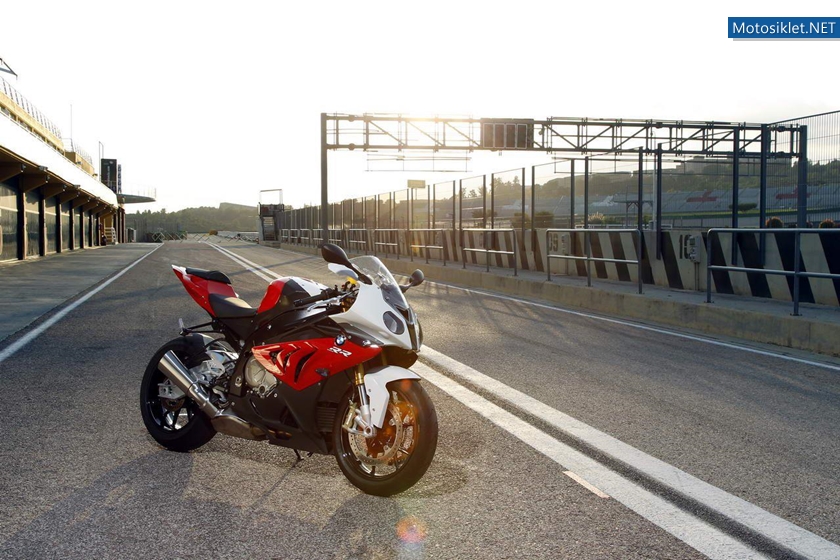 2012-BMW-S-1000RR-081