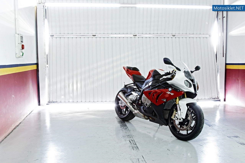 2012-BMW-S-1000RR-083