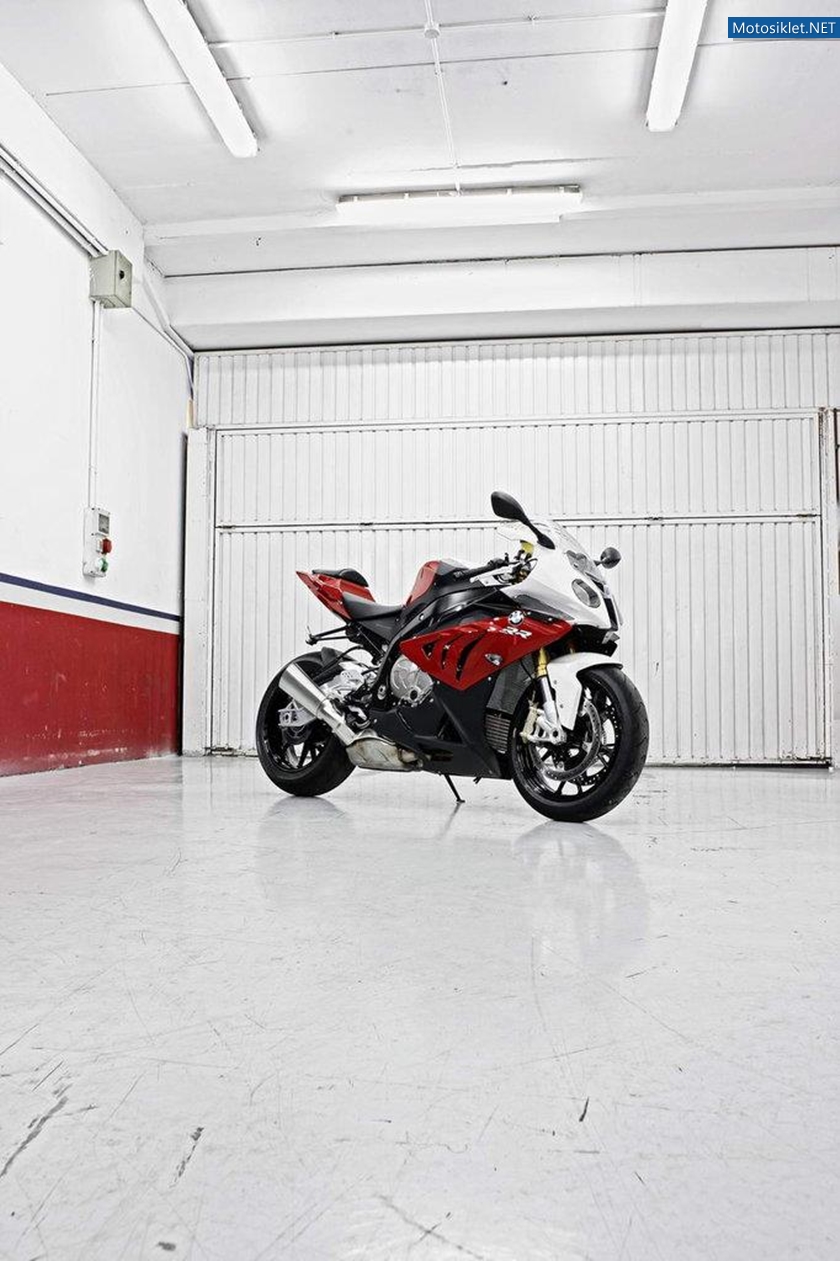 2012-BMW-S-1000RR-087