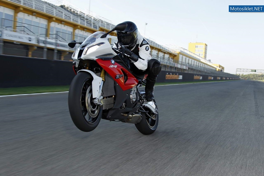 2012-BMW-S-1000RR-095