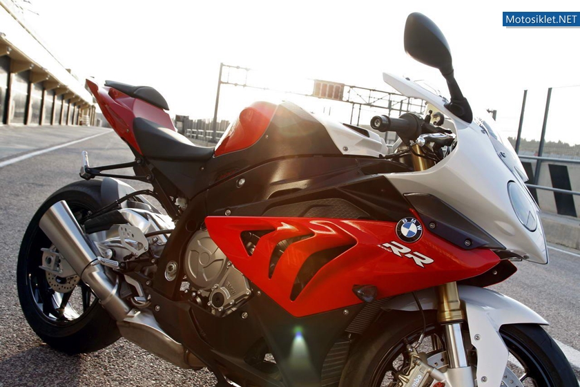 2012-BMW-S-1000RR-103