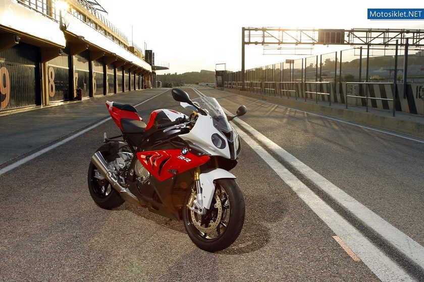 2012-BMW-S-1000RR-111