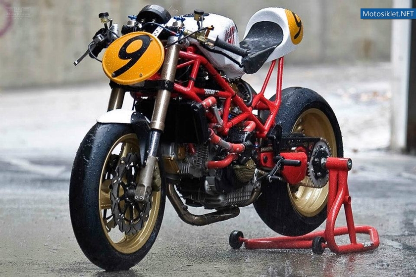 Ducati-916-Superbike-Radical-003