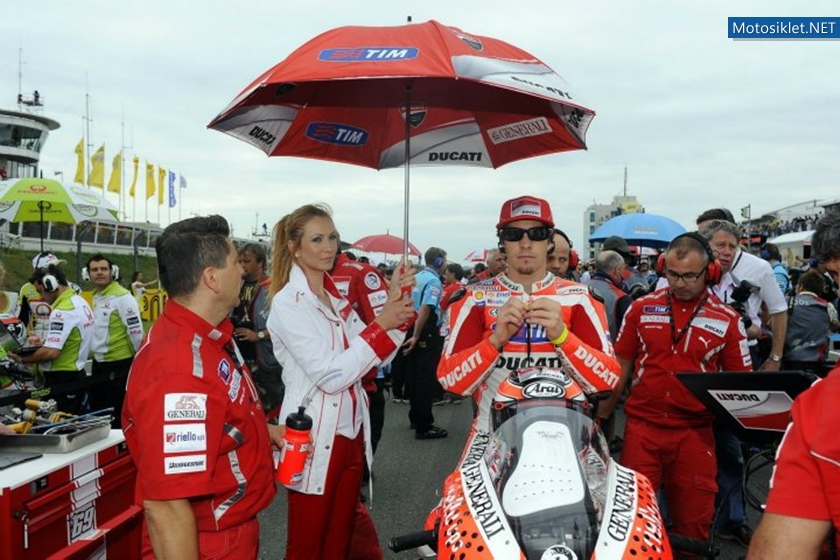 Ducati-2011-MotoGP-0004