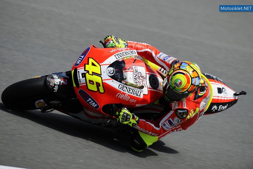 Ducati-2011-MotoGP-0013