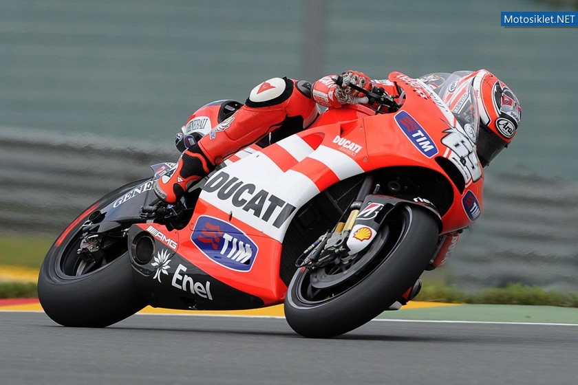 Ducati-2011-MotoGP-0014