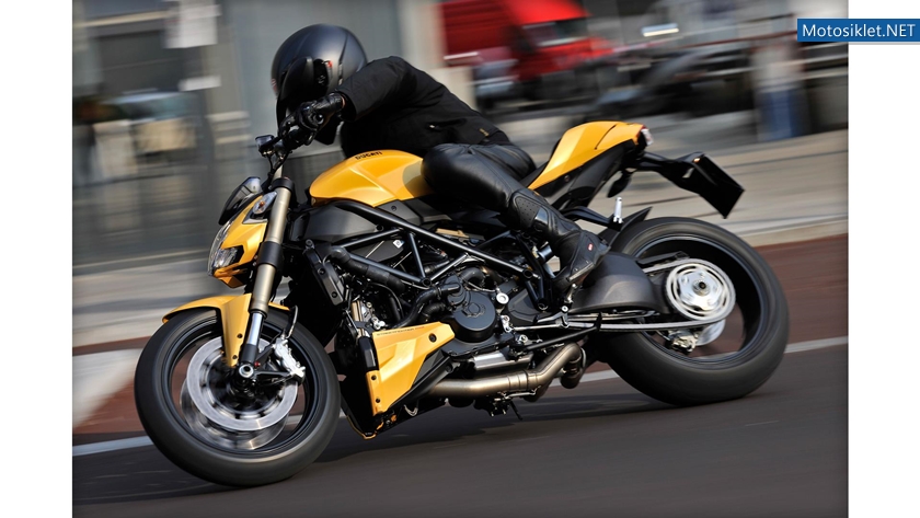 Ducati-Streetfighetr-848-2012-027