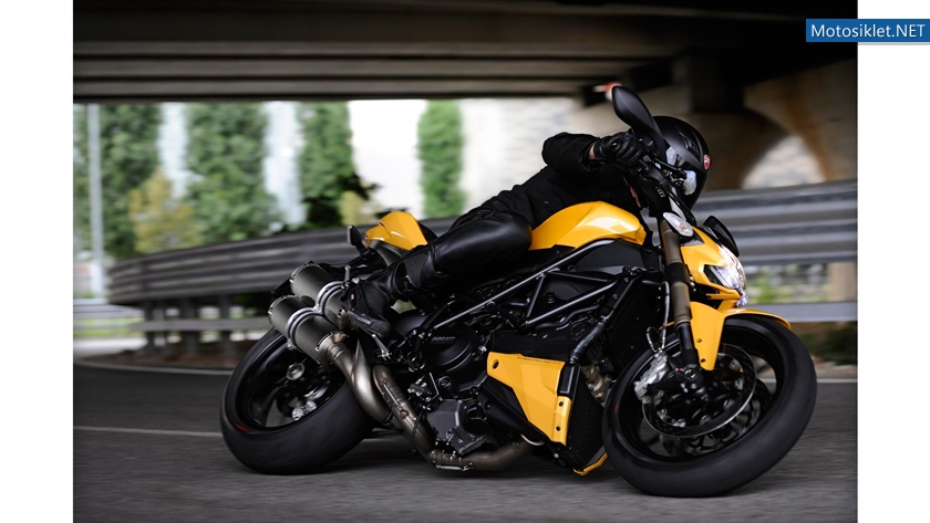 Ducati-Streetfighetr-848-2012-030