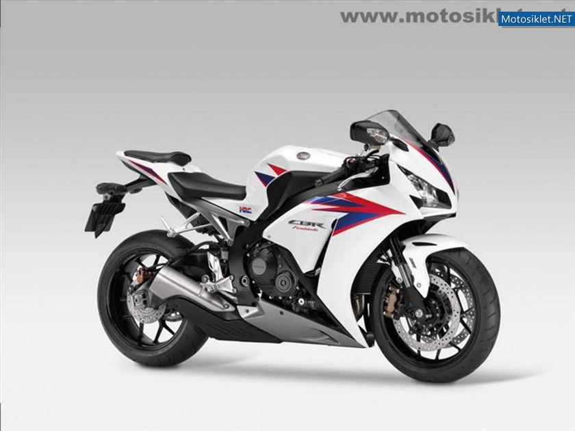 2012-Honda-CBR-1000RR-Fireblade-024