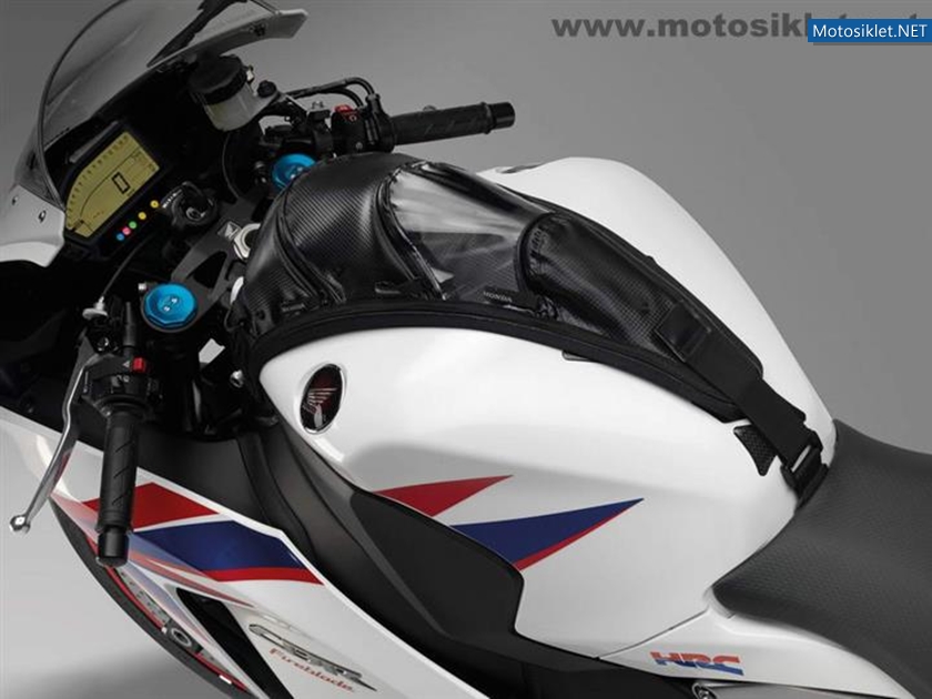 2012-Honda-CBR-1000RR-Fireblade-049