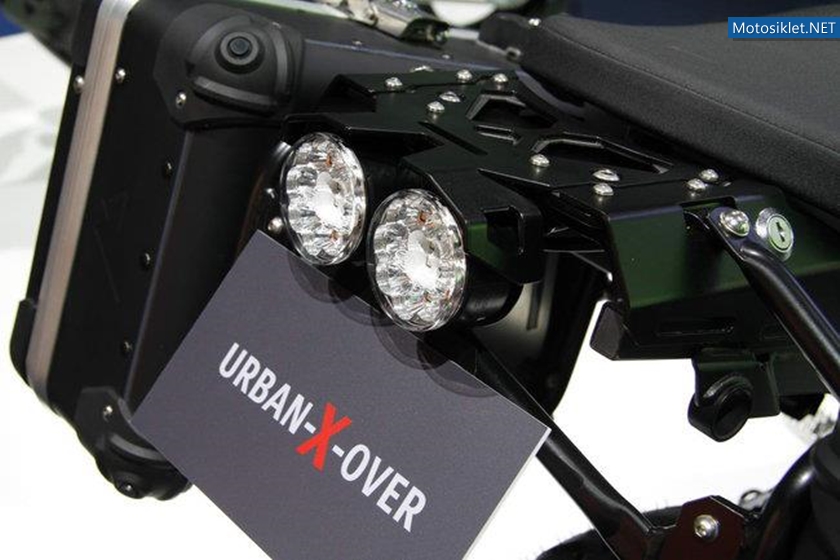 Suzuki-Urban-X-Over-005