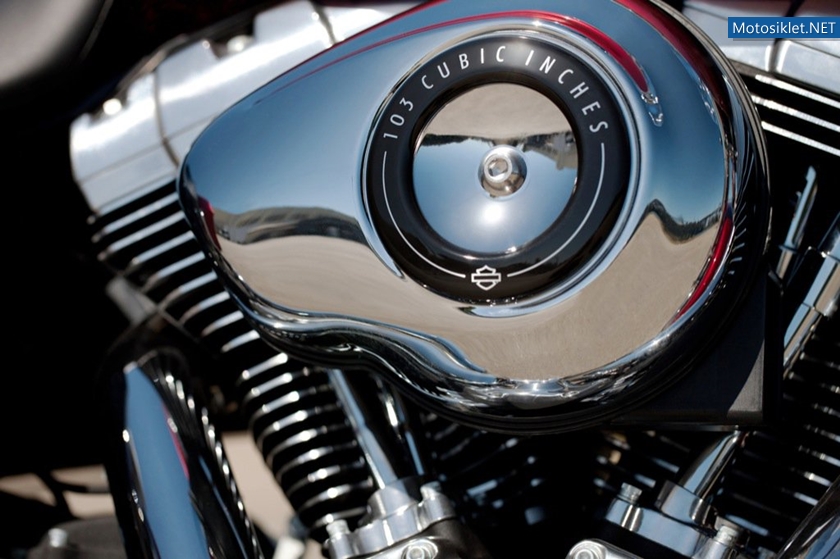 Harley-Davidson-V-RodDyna-Switchback-2012-013