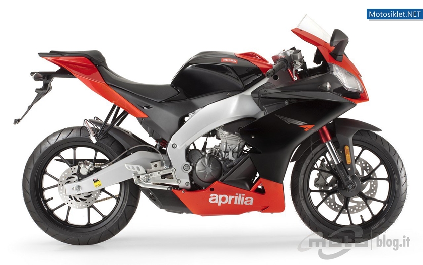 Aprilia-RS4-125-002