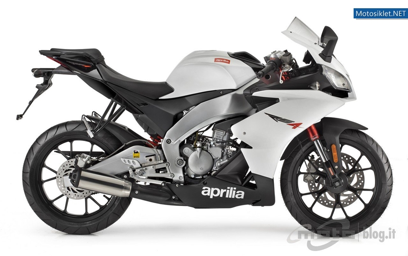 Aprilia-RS4-125-005