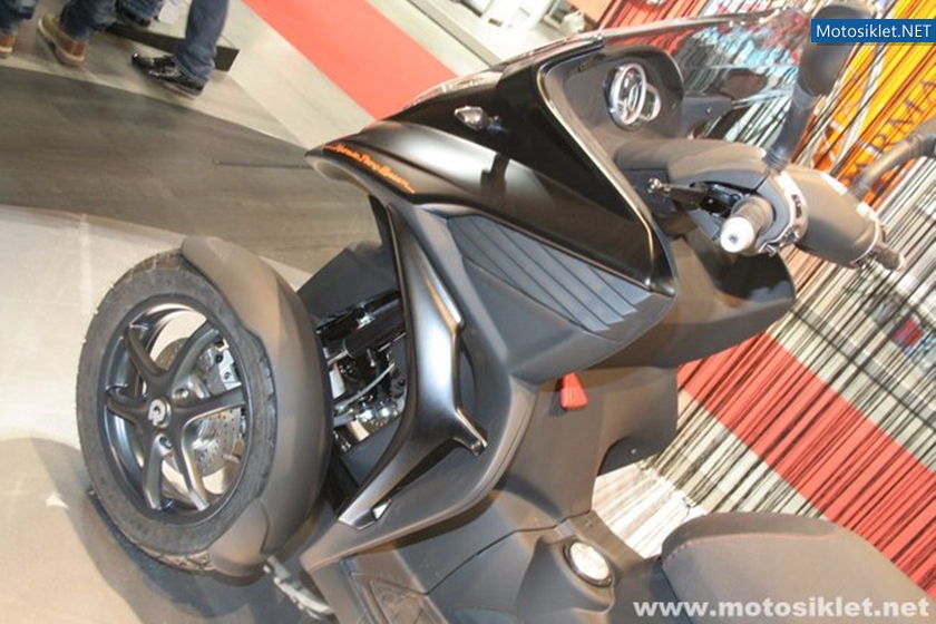 Quadro-4DStandindan-Goruntuler-Eicma-2010-011