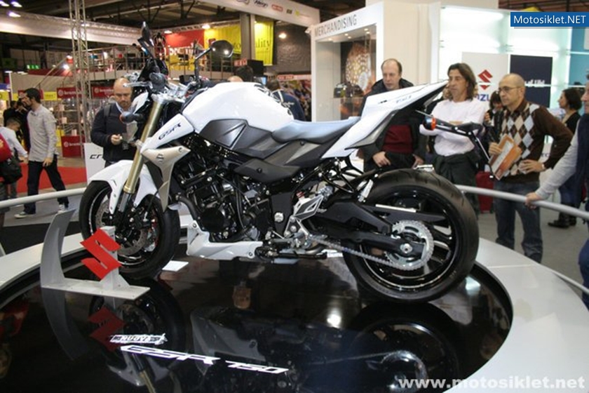 SUZUKI-Standindan-Goruntuler-Eicma2010-014