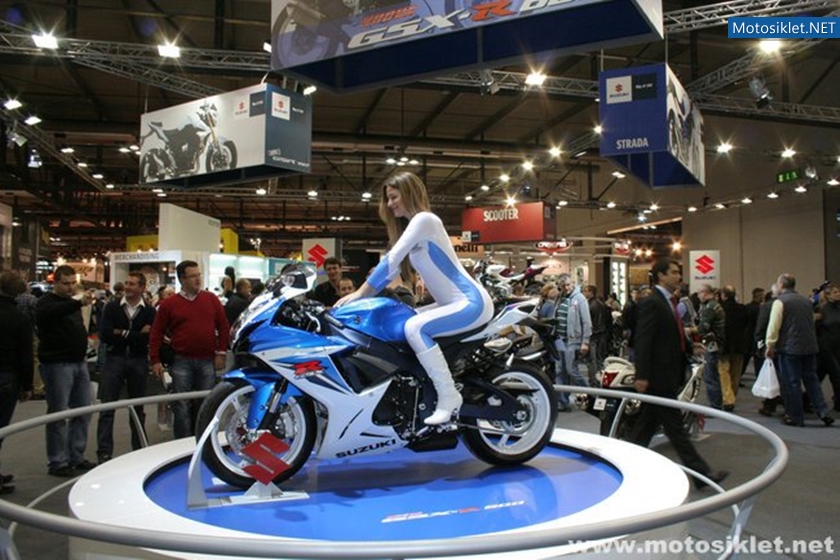 SUZUKI-Standindan-Goruntuler-Eicma2010-024