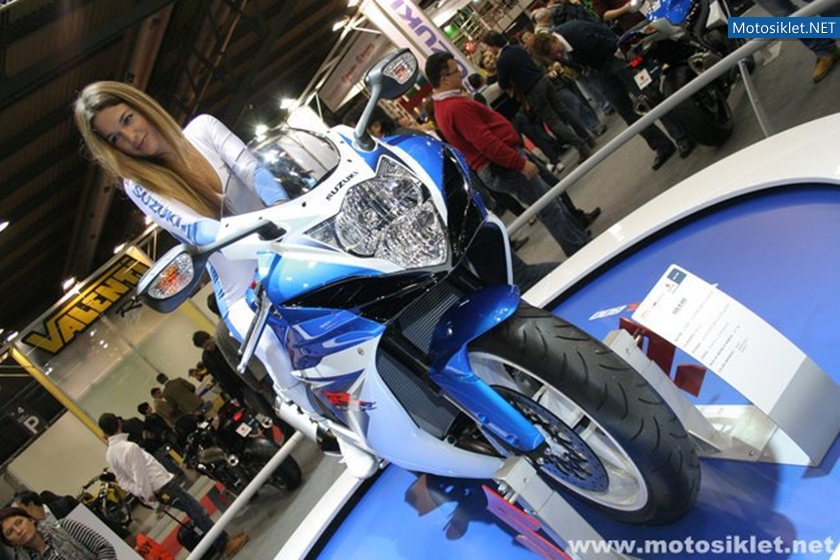 SUZUKI-Standindan-Goruntuler-Eicma2010-030