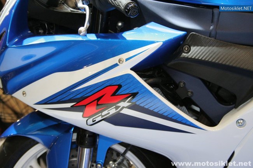 SUZUKI-Standindan-Goruntuler-Eicma2010-035