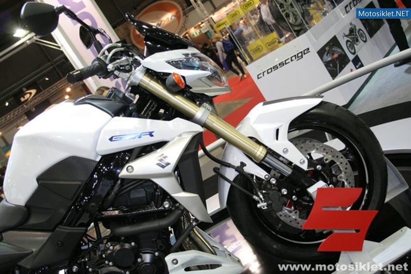 SUZUKI-Standindan-Goruntuler-Eicma2010-036