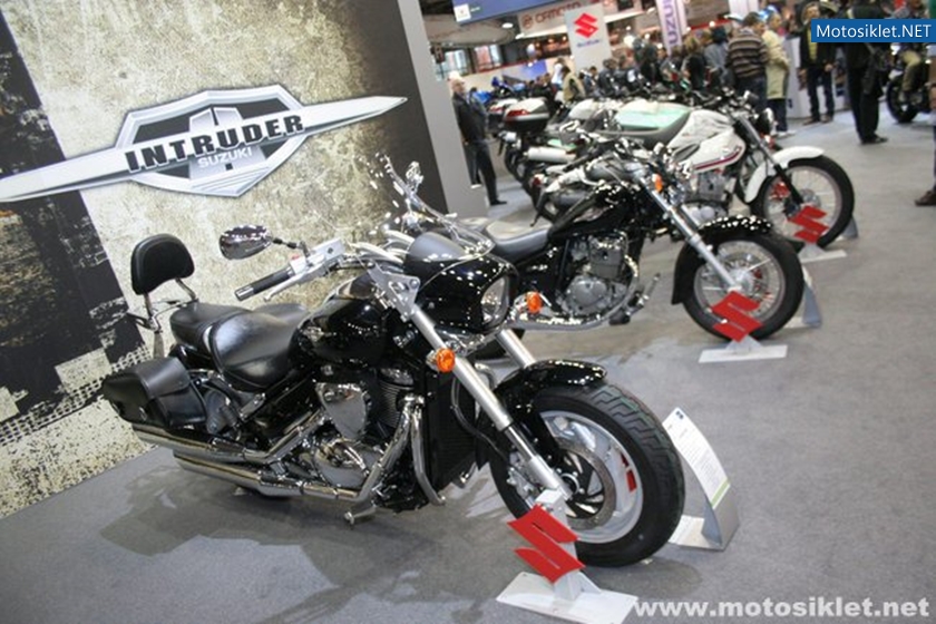 SUZUKI-Standindan-Goruntuler-Eicma2010-042