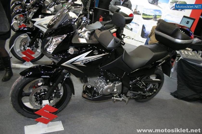 SUZUKI-Standindan-Goruntuler-Eicma2010-051