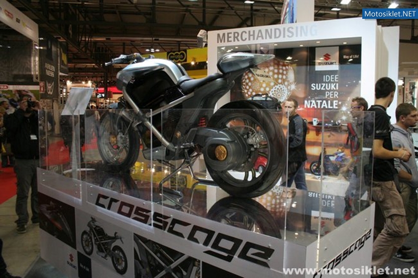 SUZUKI-Standindan-Goruntuler-Eicma2010-056