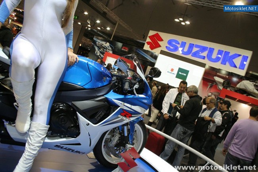 SUZUKI-Standindan-Goruntuler-Eicma2010-062