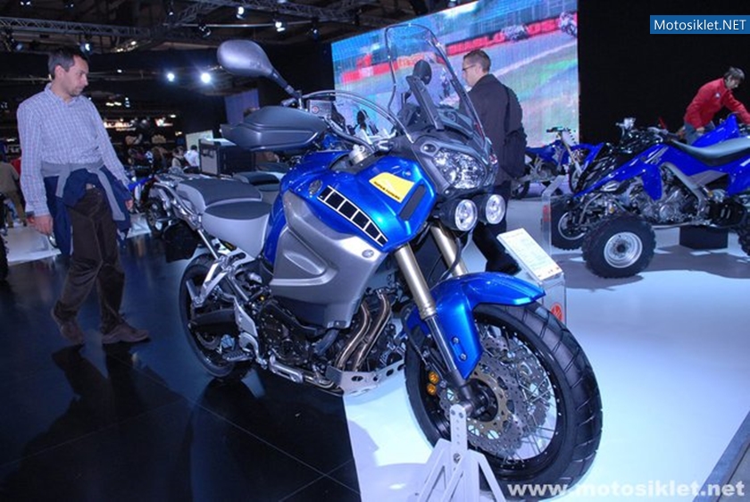 Yamaha-Standi-Eicma-2010-005