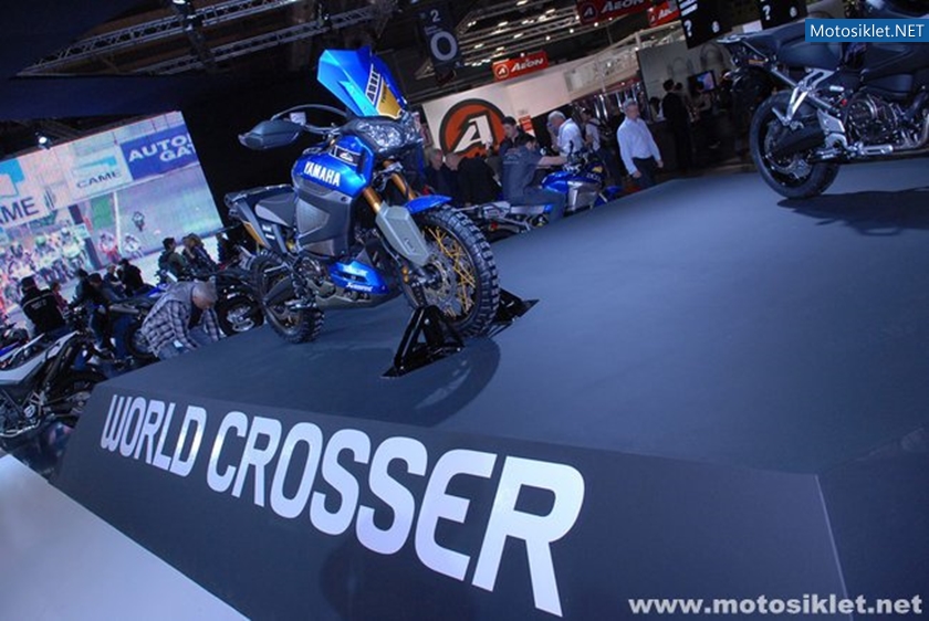 Yamaha-Standi-Eicma-2010-006