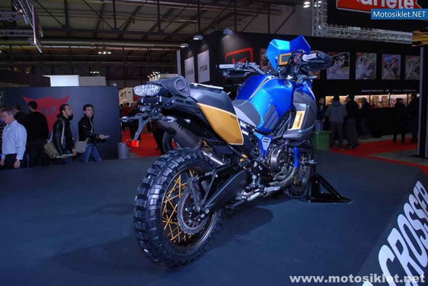 Yamaha-Standi-Eicma-2010-009