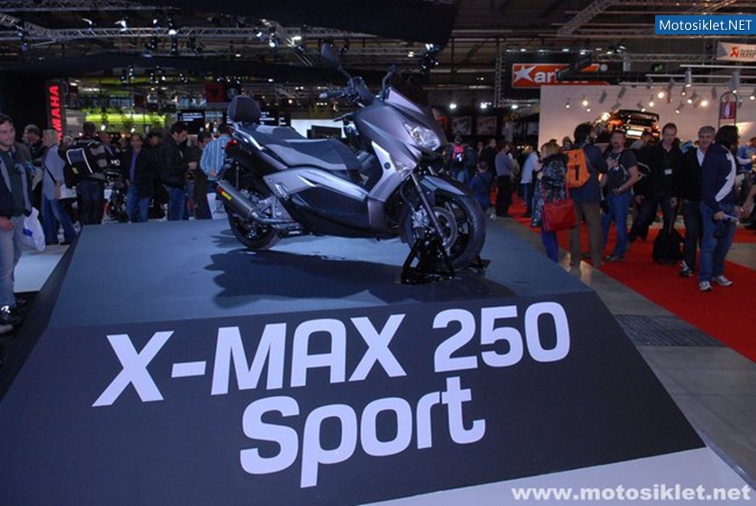 Yamaha-Standi-Eicma-2010-015