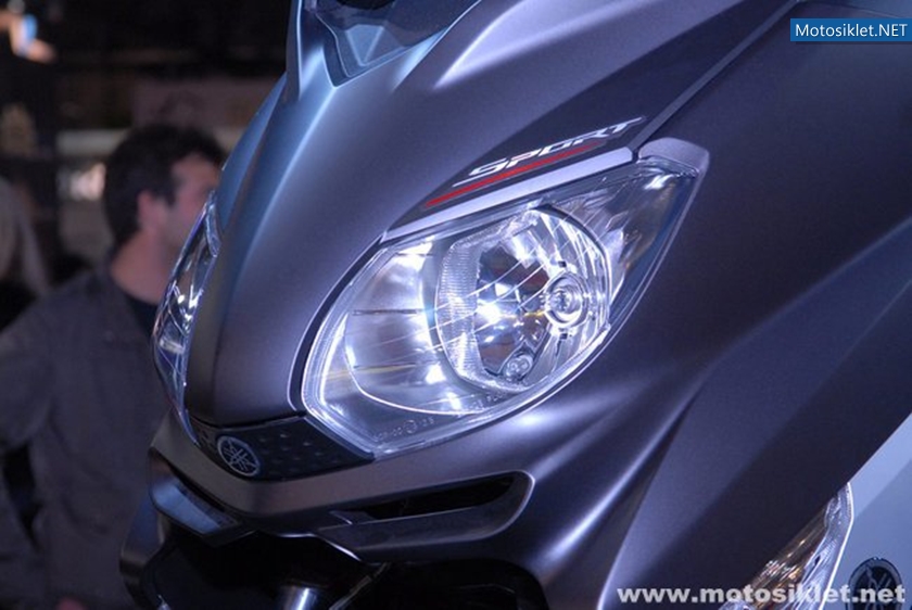 Yamaha-Standi-Eicma-2010-019