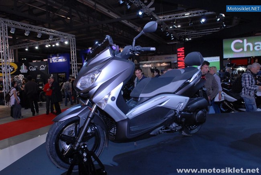 Yamaha-Standi-Eicma-2010-021