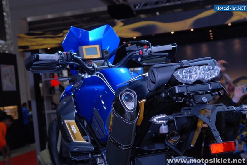 Yamaha-Standi-Eicma-2010-026