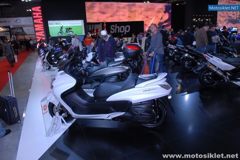 Yamaha-Standi-Eicma-2010-027