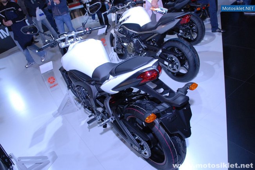 Yamaha-Standi-Eicma-2010-029