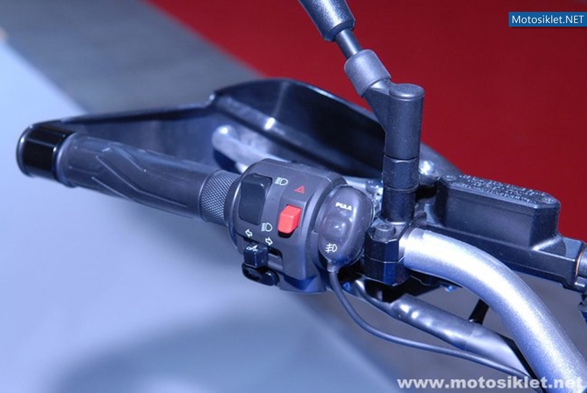 Yamaha-Standi-Eicma-2010-032